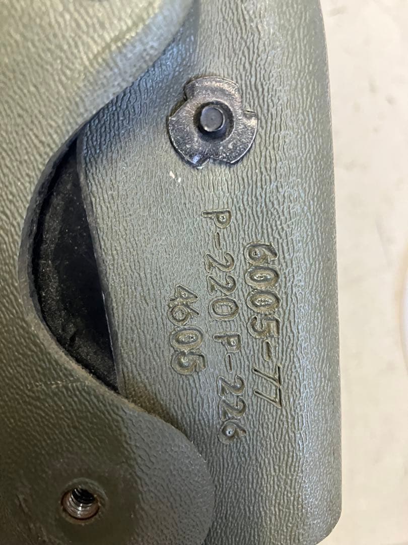 実物　Safariland製P-226用ホルスター オリーブドラブ　廃盤　完動品