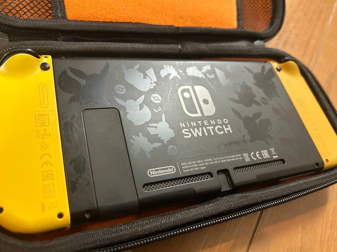 Nintendo Switch イエロー ポケモン柄