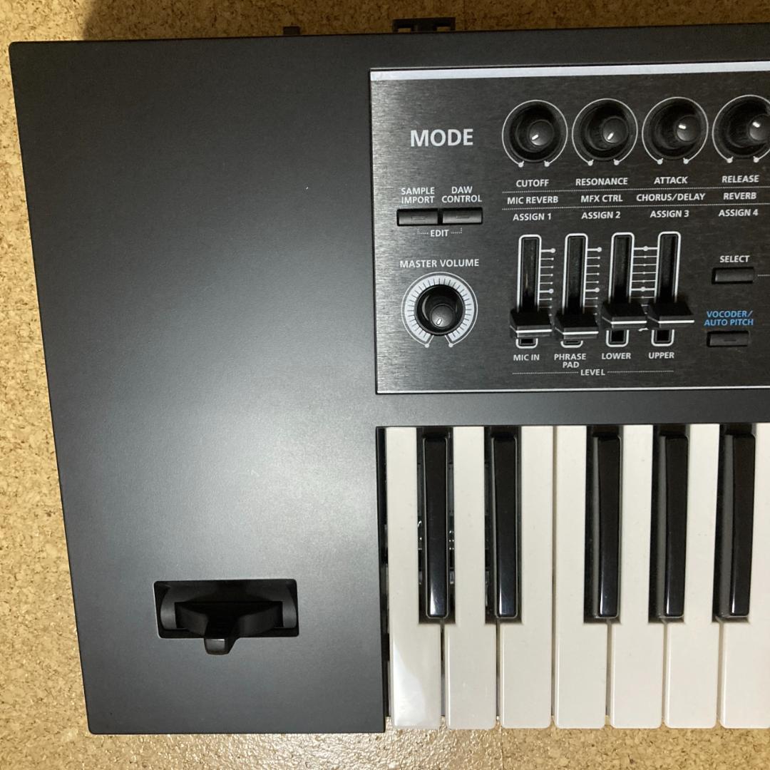 Roland JUNO-DS61 シンセサイザー 61鍵 ソフトケース付き