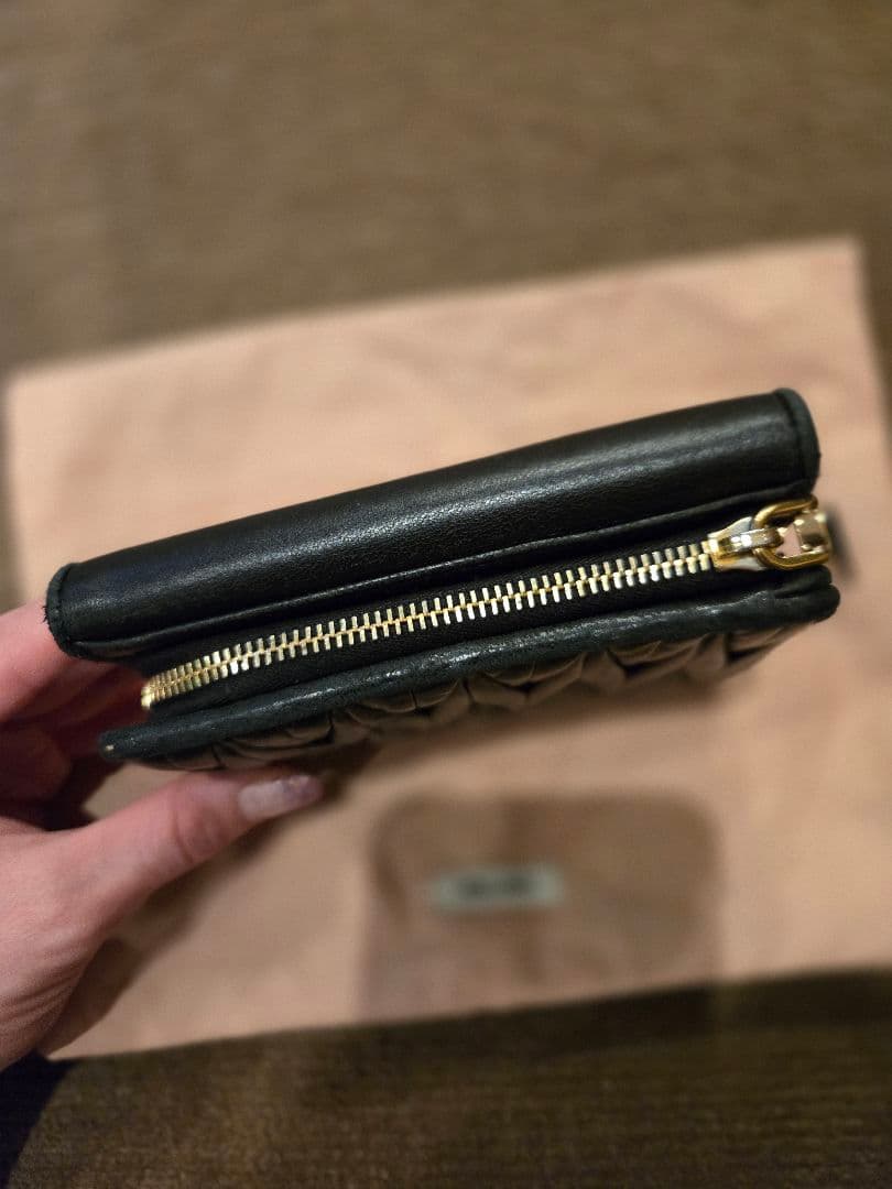 miumiu 折り財布 マテラッセ ブラック