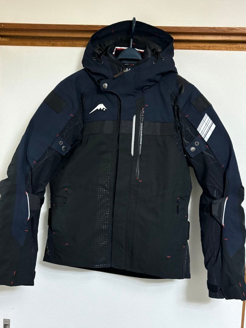 クシタニ　アロフトフードジャケットMサイズ　新品同様＋プロテクター付き