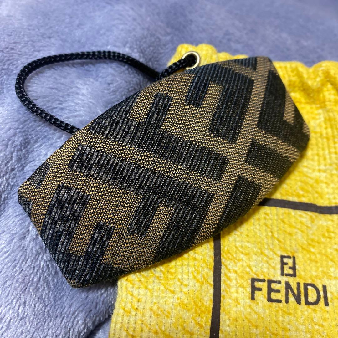 FENDI バレッタ　ヘアアクセサリー