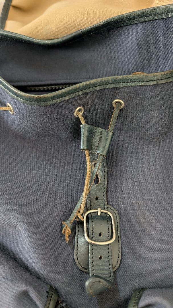 バッグ BILLINGHAM CARLTON-RUCKSACK NAVY