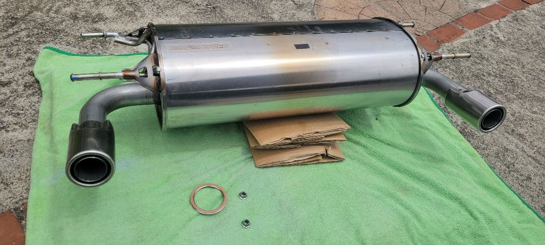 BBくんです！　ロードスター純正 マフラー新品同様 納車時のみ使用品