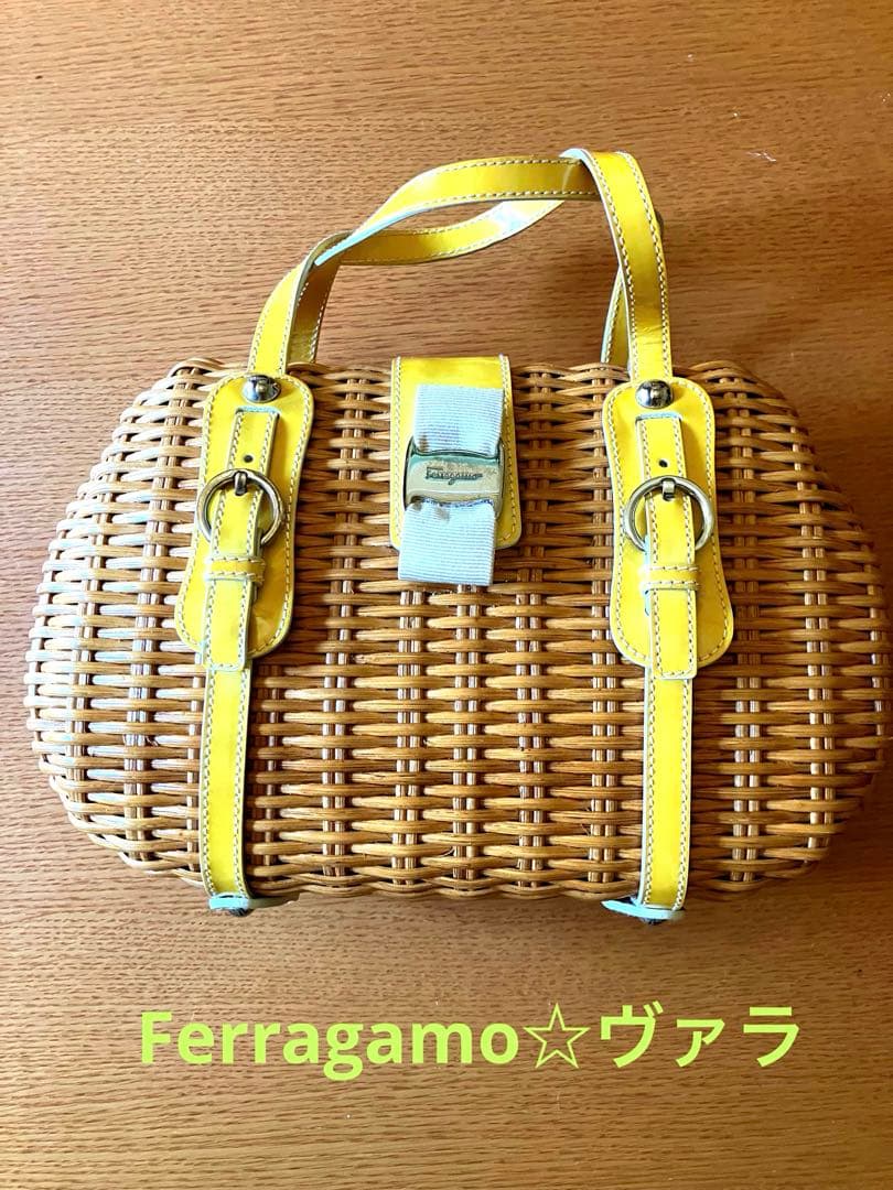 フェラガモ☆ヴァラ　かごハンドバッグ