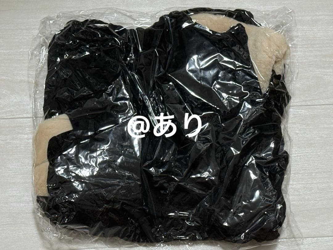 【新品未開封】andmary Doggy fur tops black