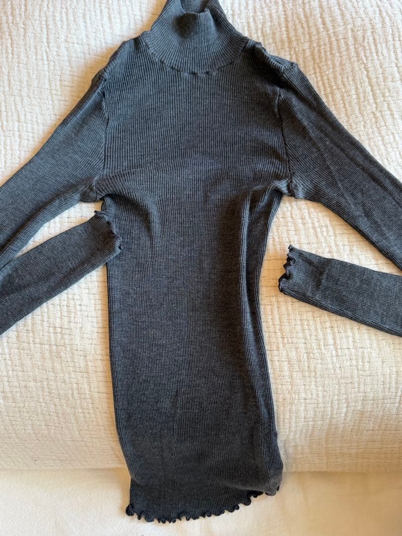 Oscalito チャコールグレー ハイネック長袖サイズ3