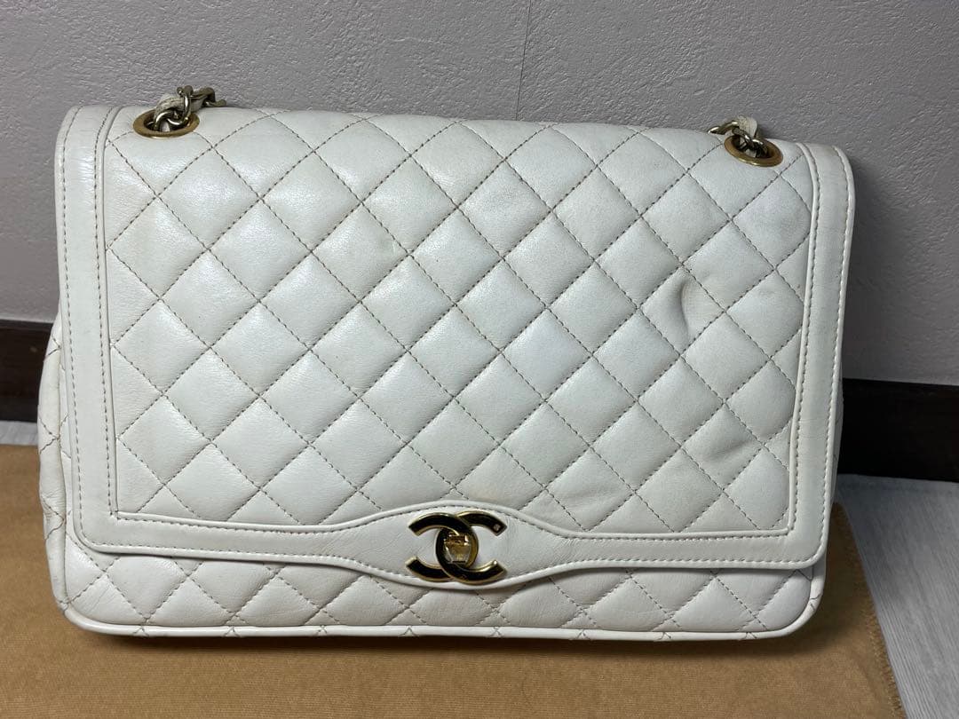 CHANELキルティング　マトラッセ チェーン ショルダーバッグ ラムスキン