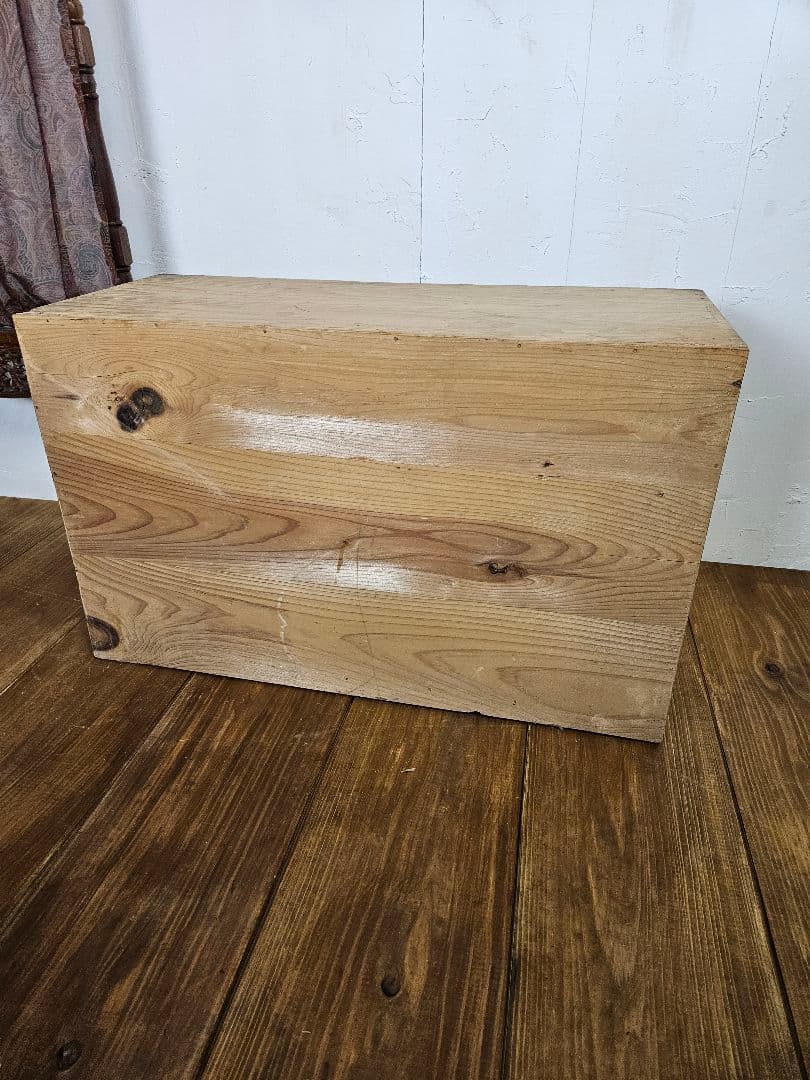 日本のアンティーク 小振りの収納棚 木製 無垢材 小箪笥 引き戸 和家具 ラック