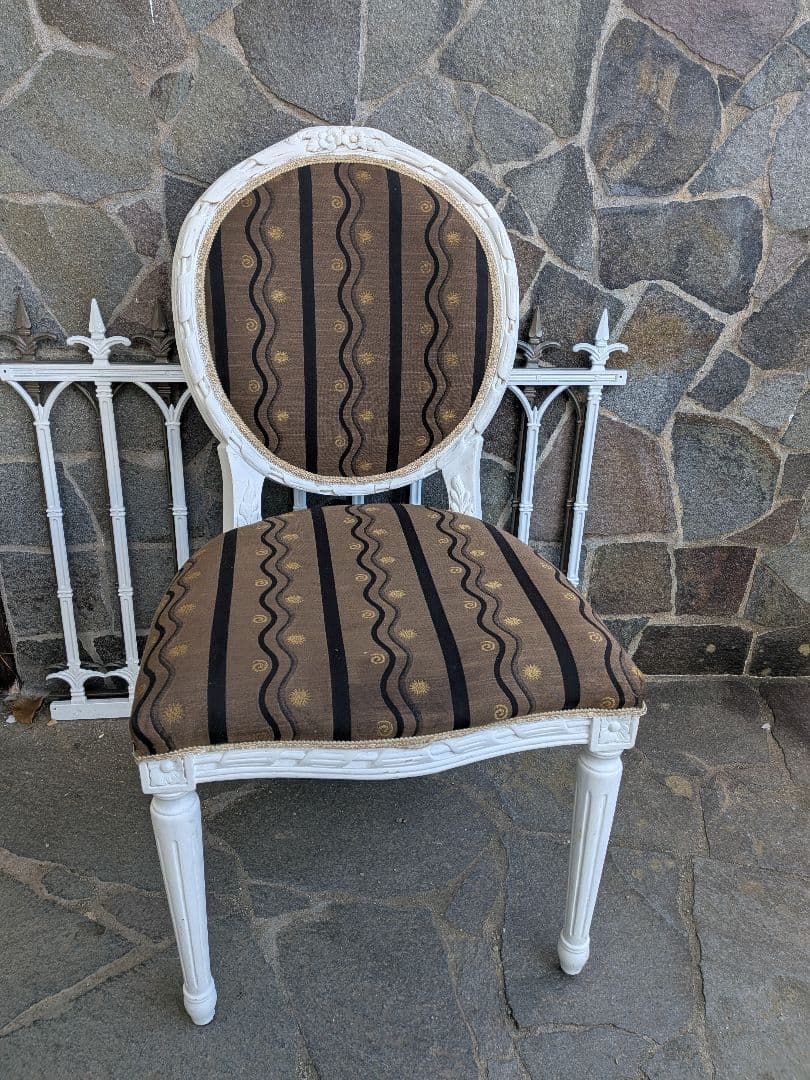 11ーeIeven メダリオンチェア高級家具椅子2脚セット　ジャンク