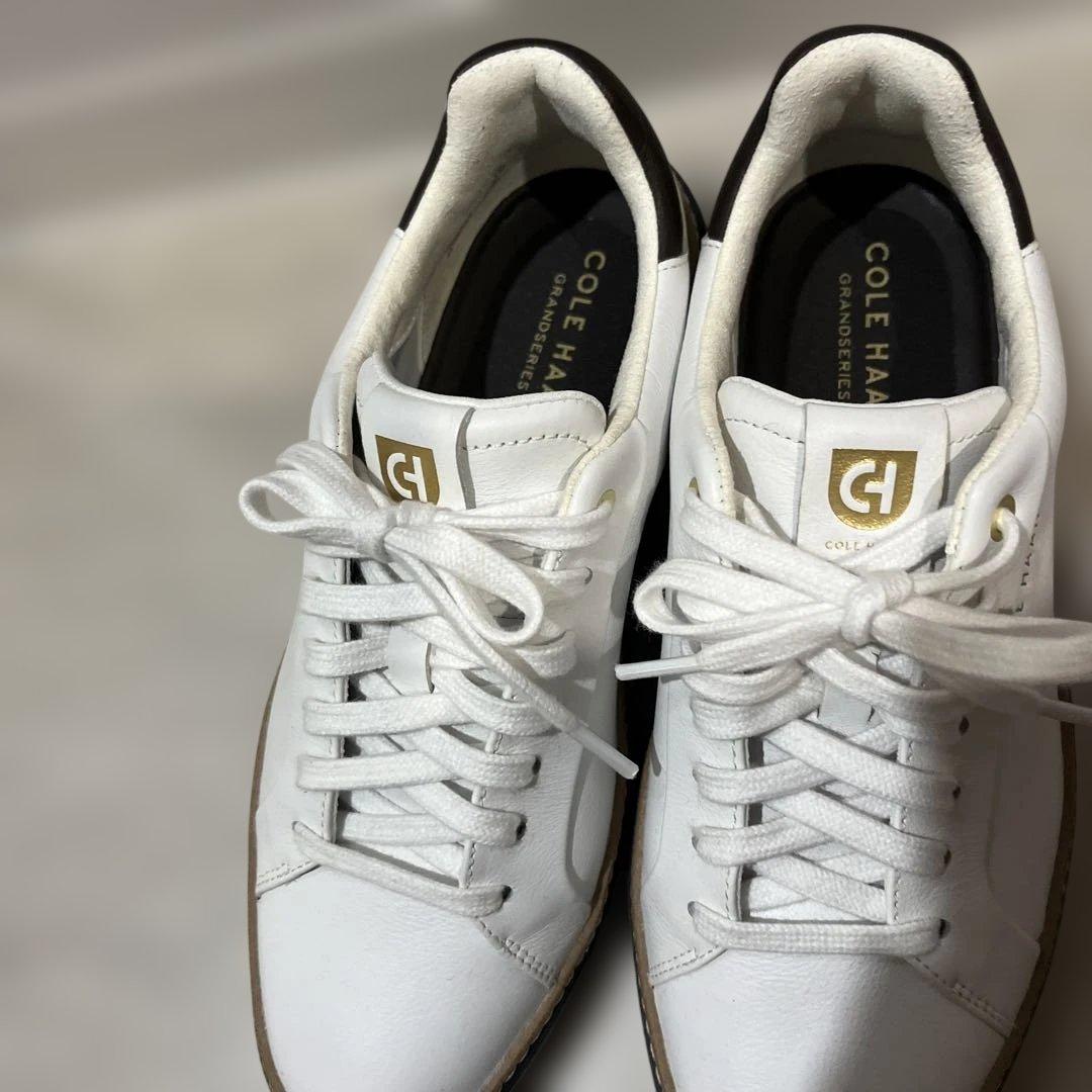 ホワイトレザー スニーカー ネイビーソール