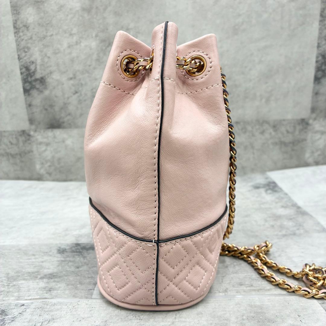 ✨美品✨トリーバーチ　バケットバッグ　フレミング　エンボスロゴ　レザー　ピンク