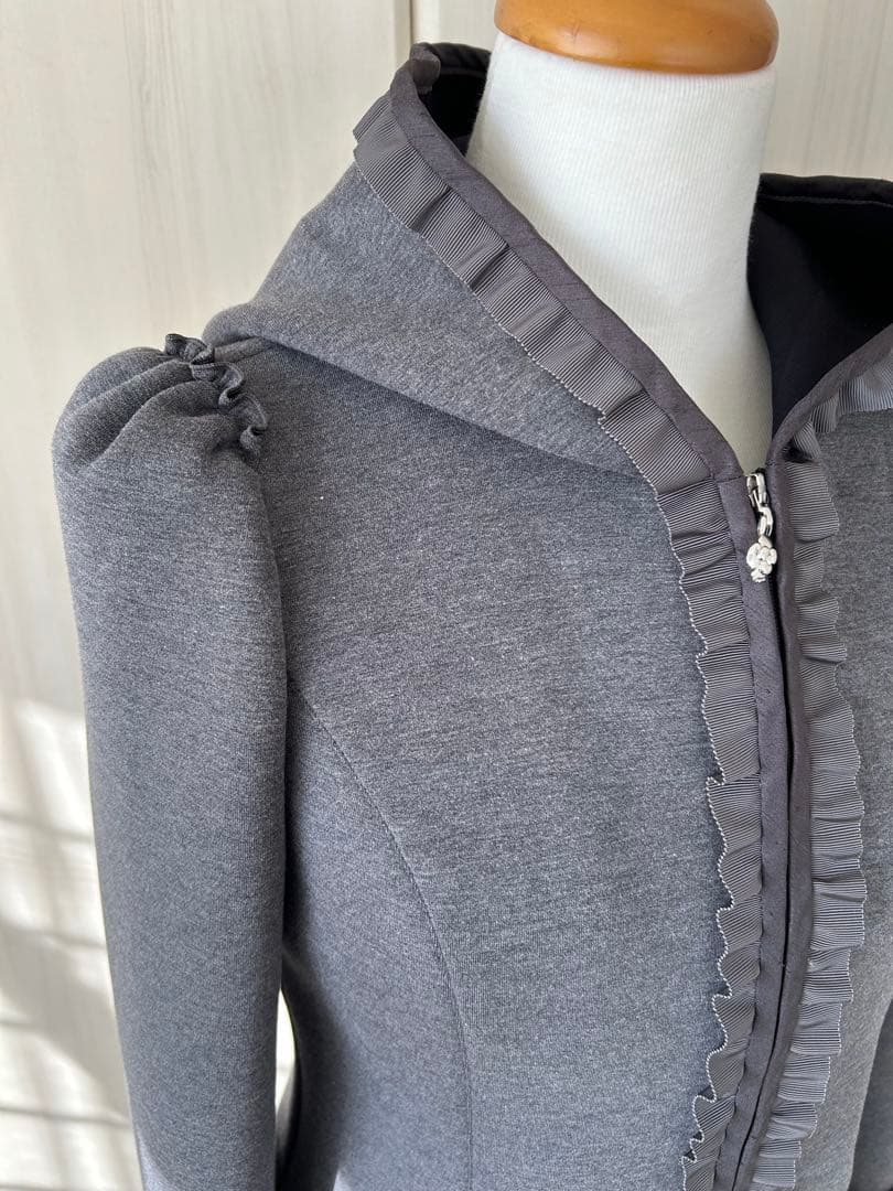 M'sグレイシー　フリル付きフード グ パーカー　美品