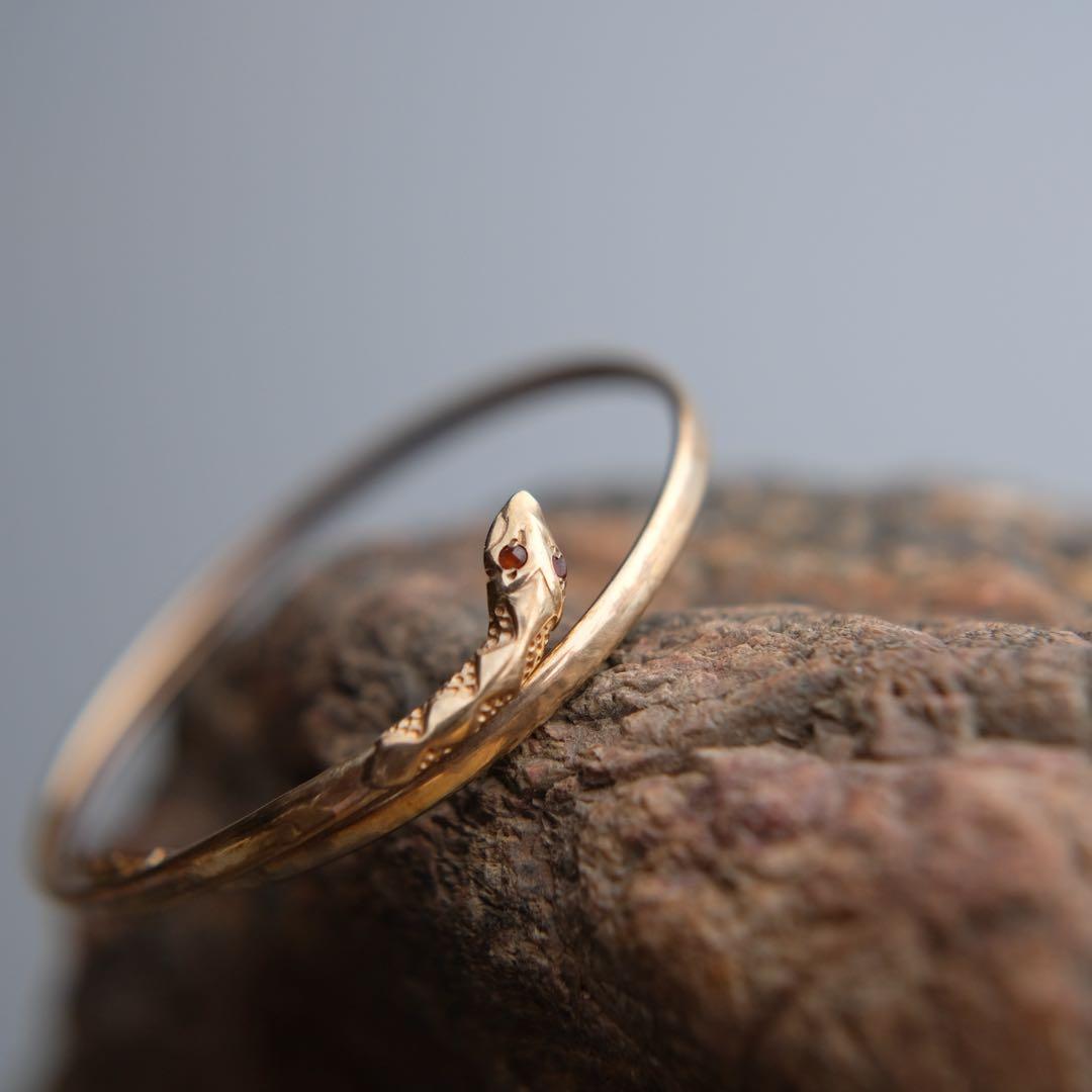 イギリス製ヴィンテージの9Kゴールド製スネークバングル