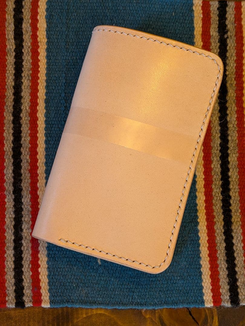 牛革サドルレザー　ミドルウォレット　二つ折り財布　ハンドメイド　ナチュラル