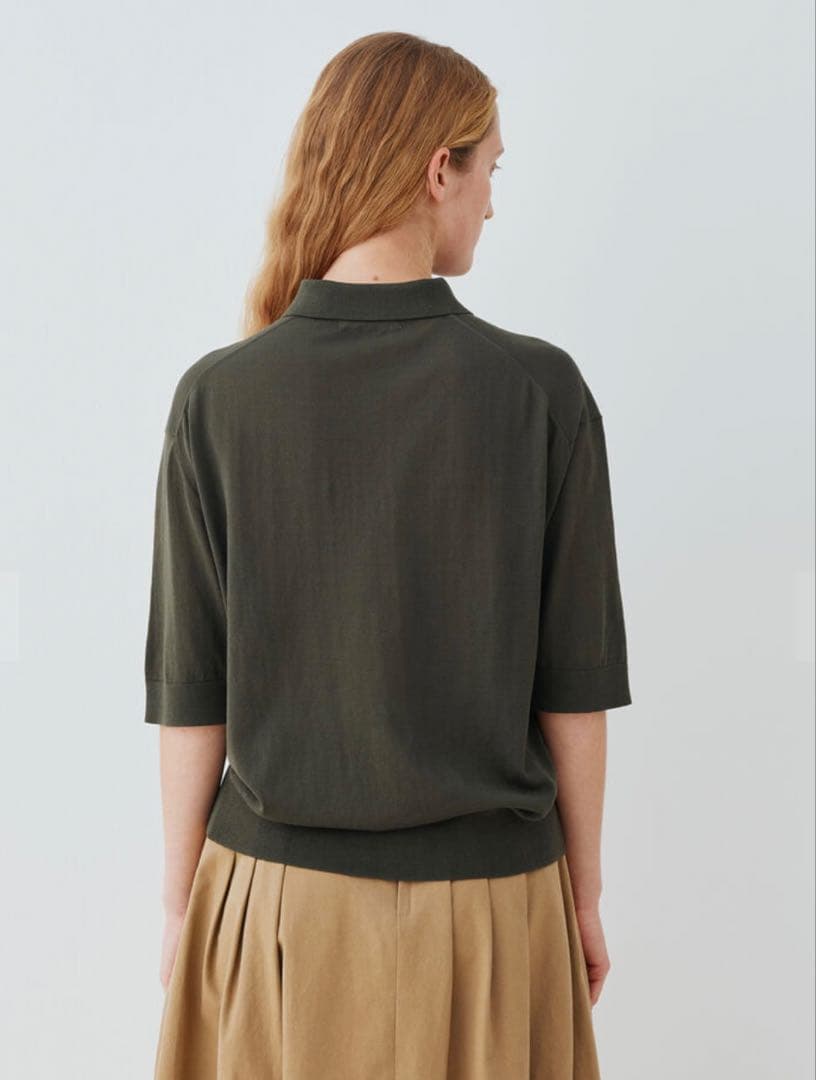 【新品】ギャルリーヴィークレープコットン ポロカラープルオーバーダークグリーン