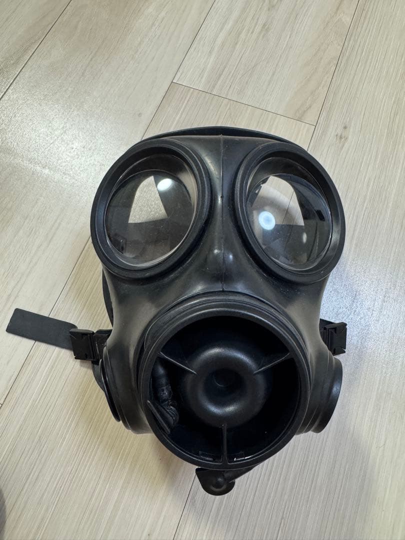 S10ガスマスク 軍放出品 スモーク・レッドレンズ、専用ケース付き