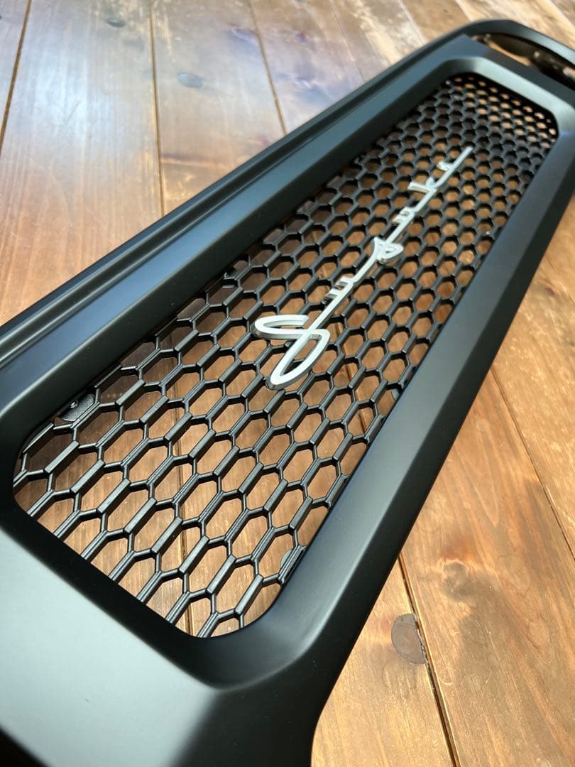 新型ジムニー　jb64 74 マットブラック　グリル　板金塗装