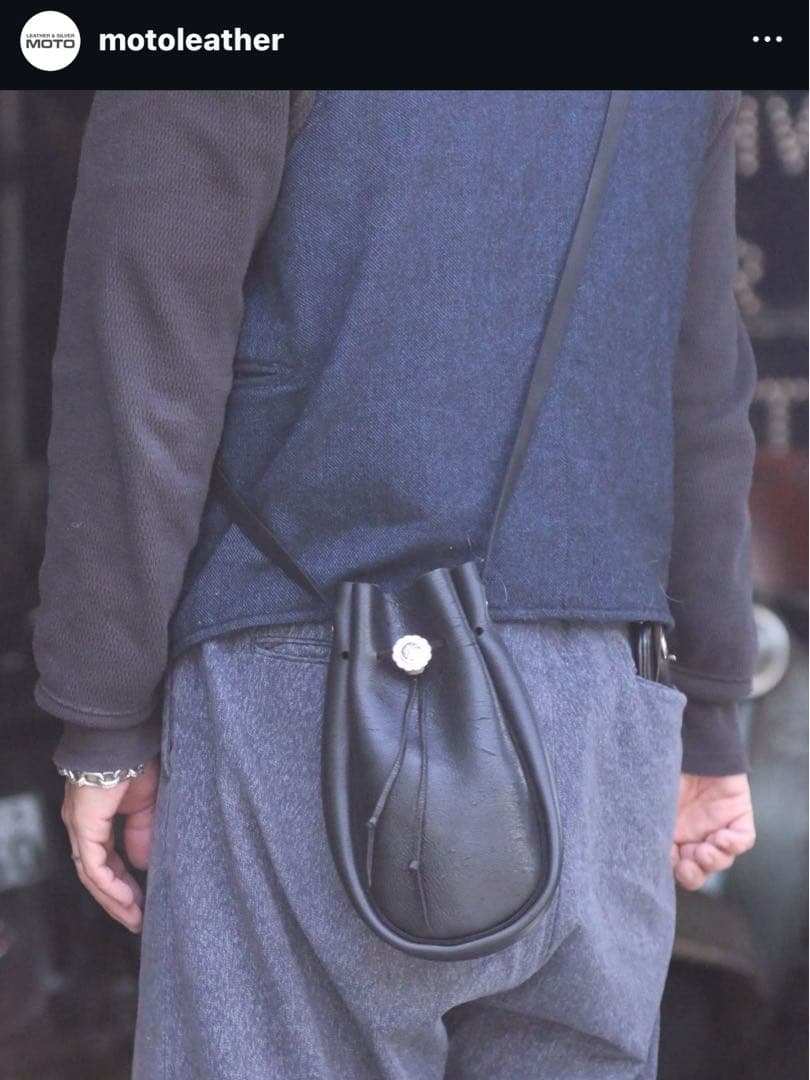 MOTO 黒 巾着レザー ショルダーバッグ