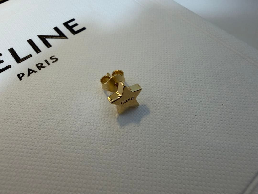 CELINE ゴールド 星型ピアス(片方)