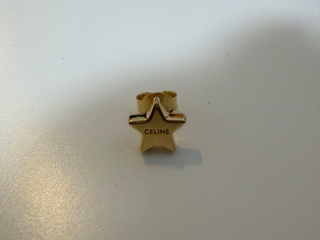 CELINE ゴールド 星型ピアス(片方)