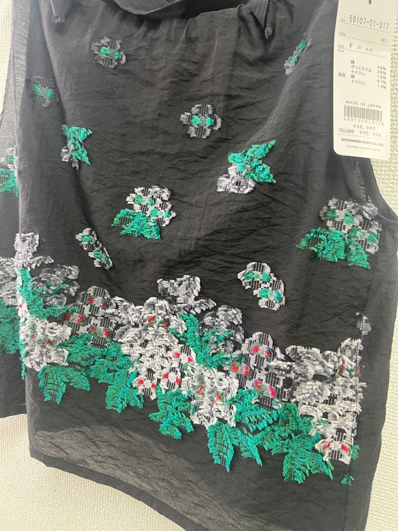 三星ドレス　ジェニーギャルソン　刺繍入りベスト 黒 F