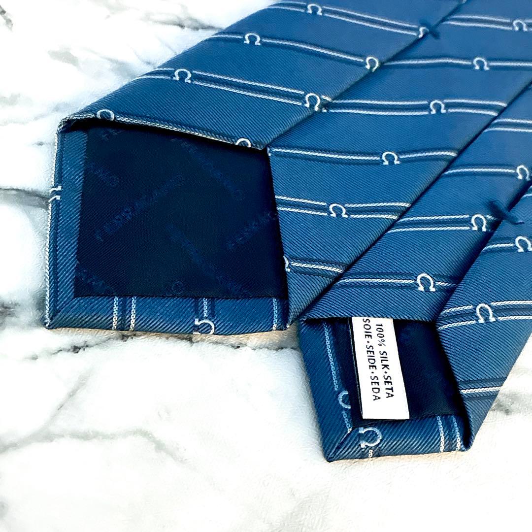 ✨未使用箱付き✨フェラガモ　現行　ガンチーニ　ストライプ　ブルー　ネクタイ