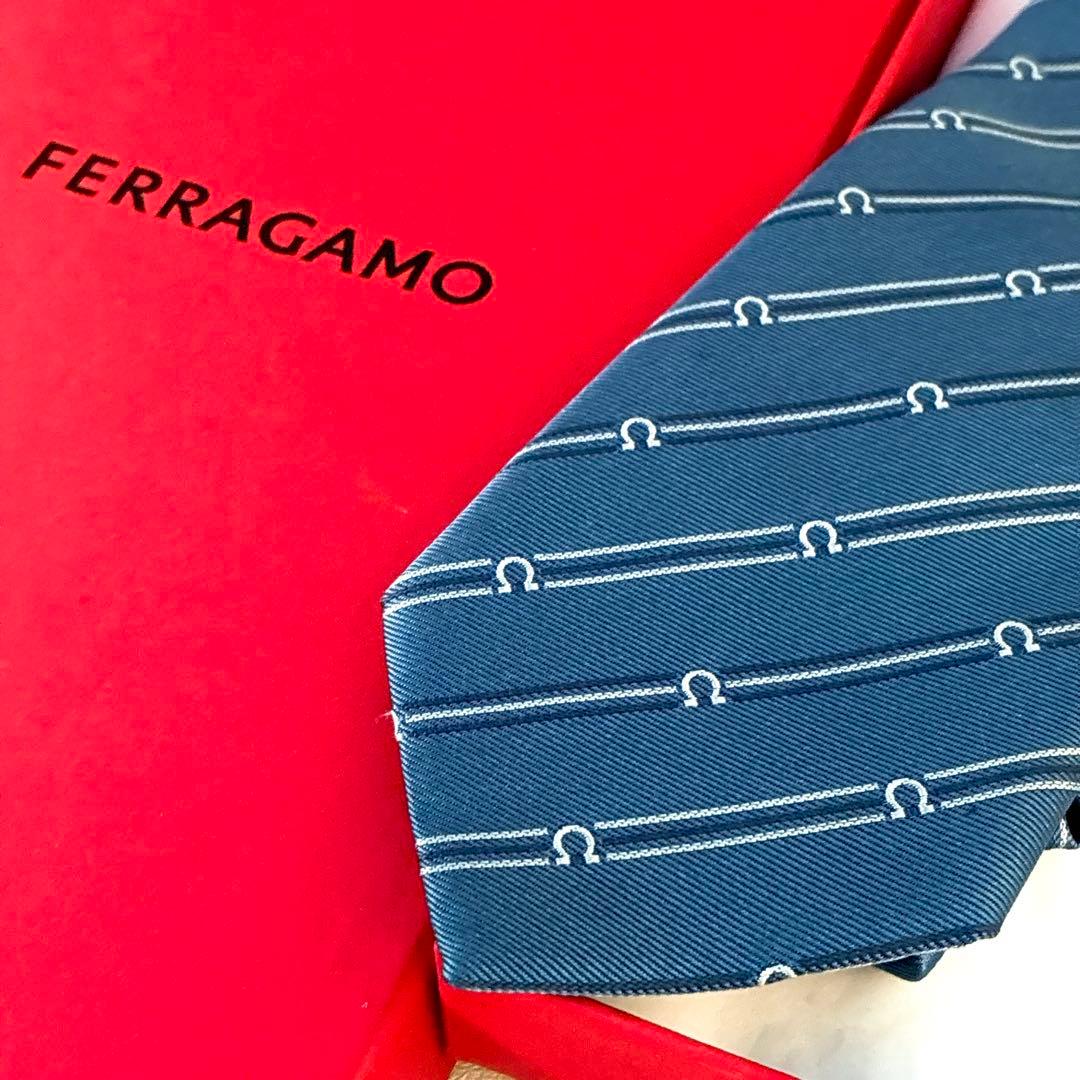 ✨未使用箱付き✨フェラガモ　現行　ガンチーニ　ストライプ　ブルー　ネクタイ