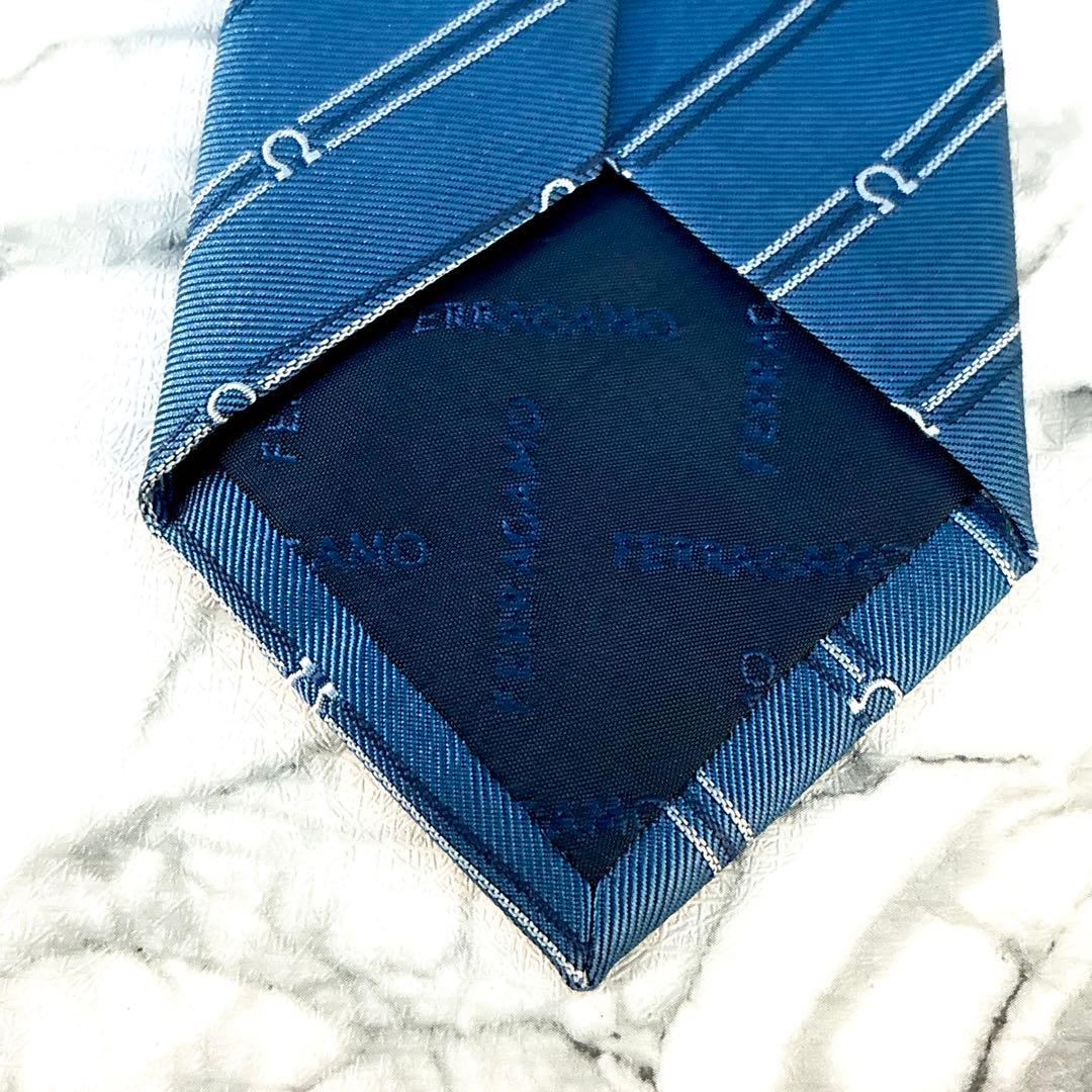 ✨未使用箱付き✨フェラガモ　現行　ガンチーニ　ストライプ　ブルー　ネクタイ