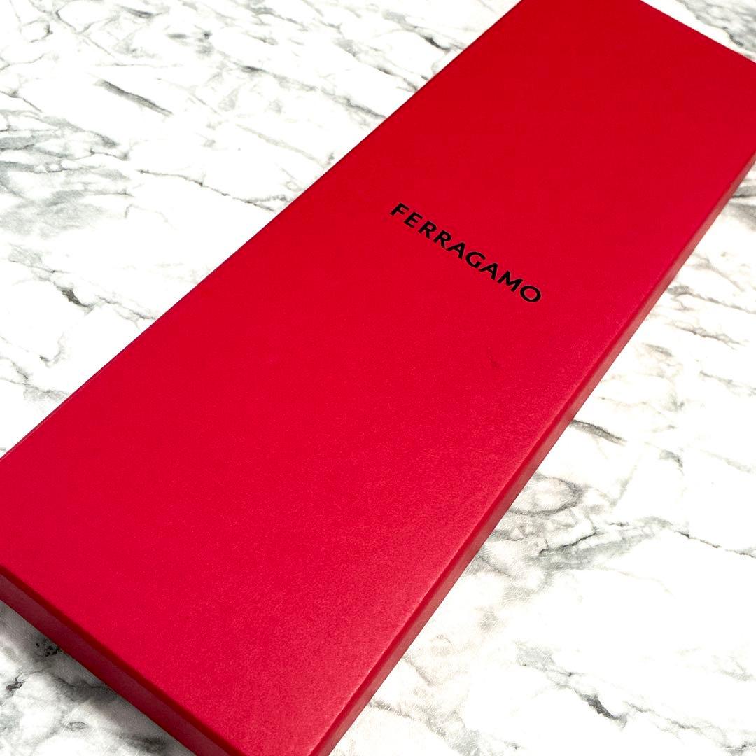 ✨未使用箱付き✨フェラガモ　現行　ガンチーニ　ストライプ　ブルー　ネクタイ