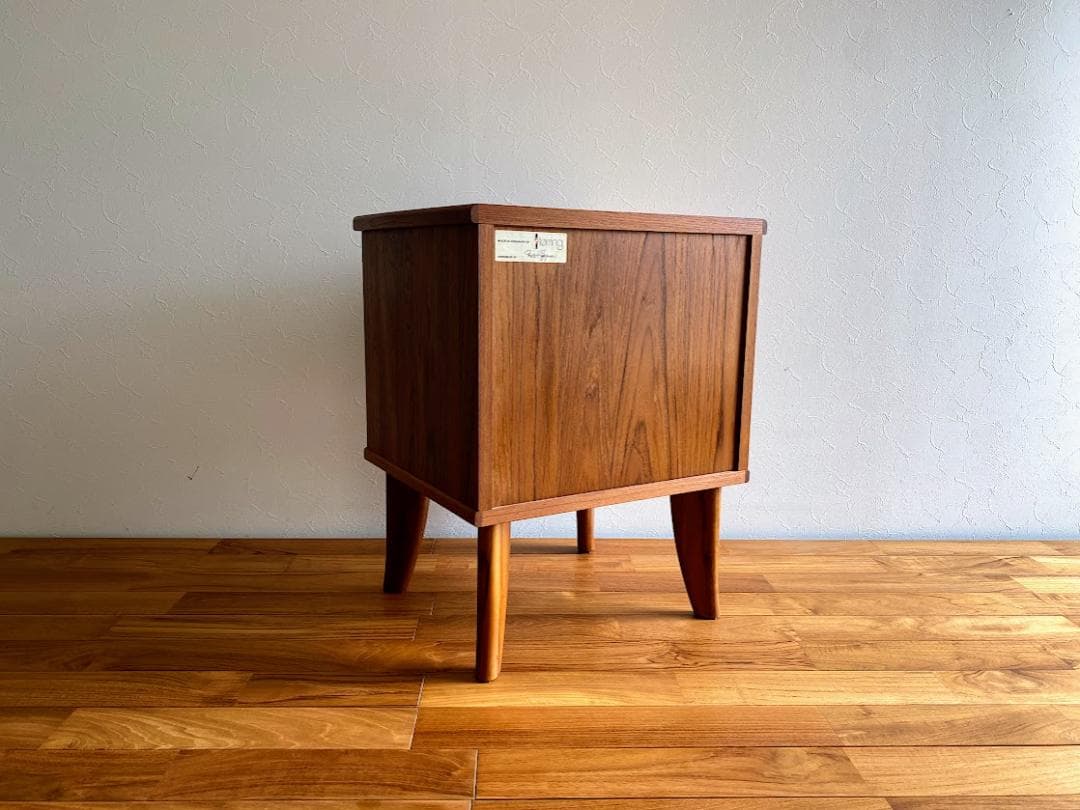 90s デンマーク製 Torring（トーリング）チーク ナイトテーブル 仕上済