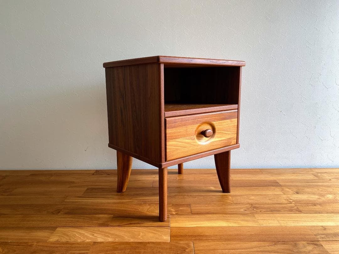 90s デンマーク製 Torring（トーリング）チーク ナイトテーブル 仕上済