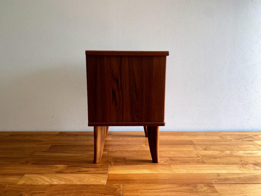 90s デンマーク製 Torring（トーリング）チーク ナイトテーブル 仕上済