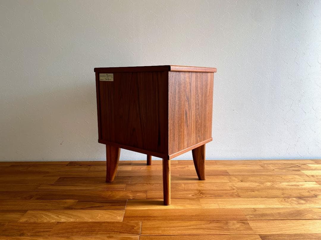 90s デンマーク製 Torring（トーリング）チーク ナイトテーブル 仕上済