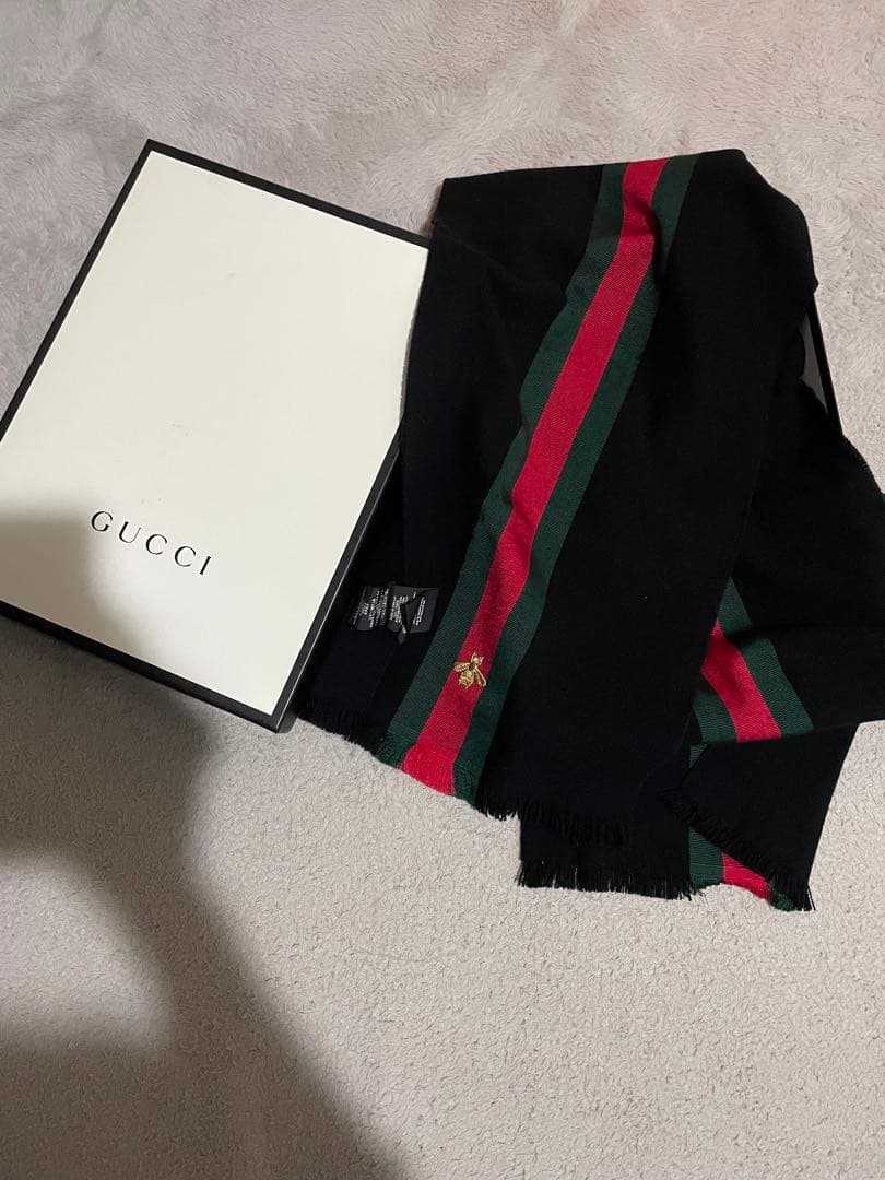 GUCCI ブラック マフラー 蜂　ビー