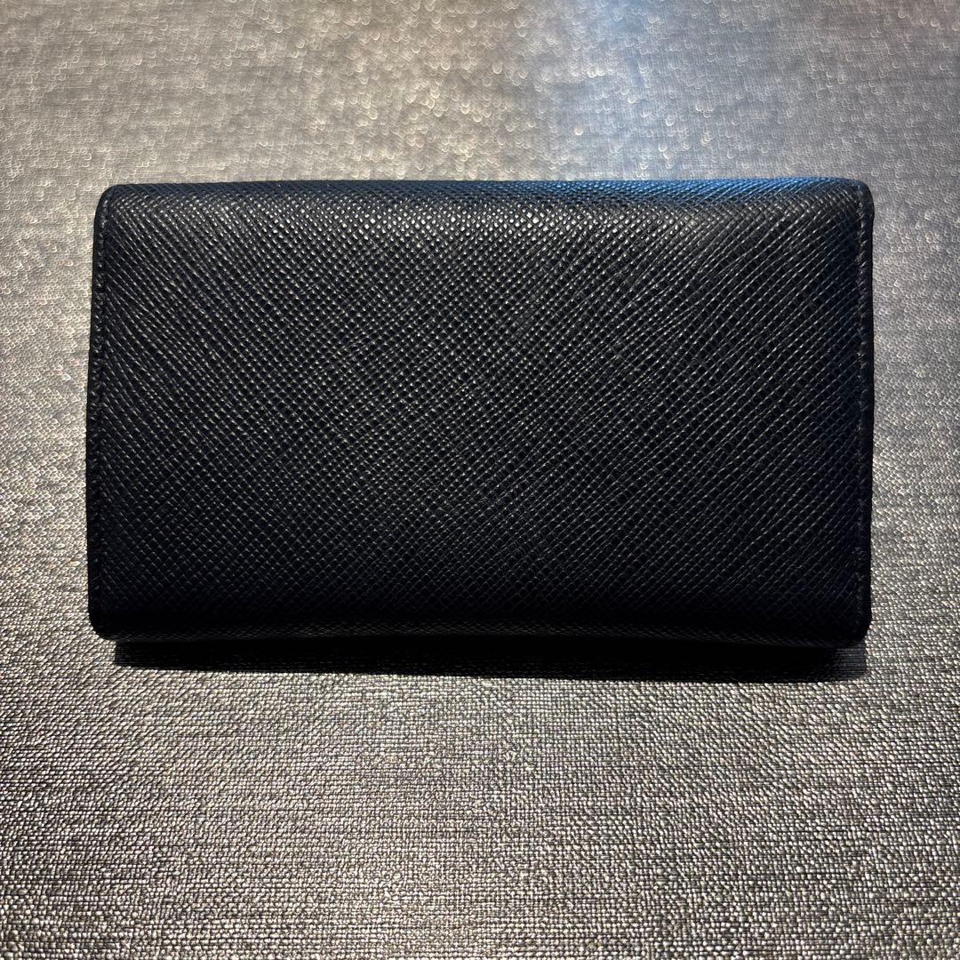 PRADA ブラック キーケース サフィアーノレザー　リボン