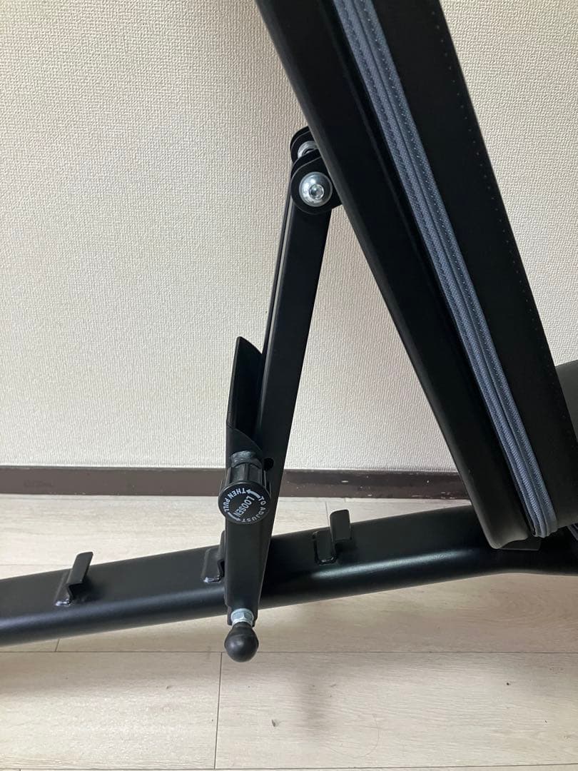 さ*ぐ様 調整可能なトレーニングベンチ 黒