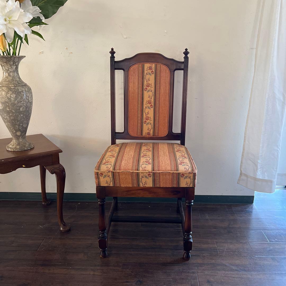 k962r114 カリモク家具 ヴィンテージ感あふれる美しいダイニングチェア