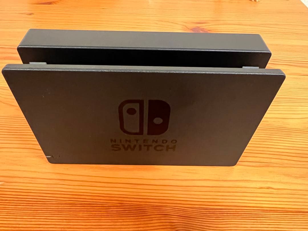 Nintendo Switch 本体【充電グリップ、microSD付き】