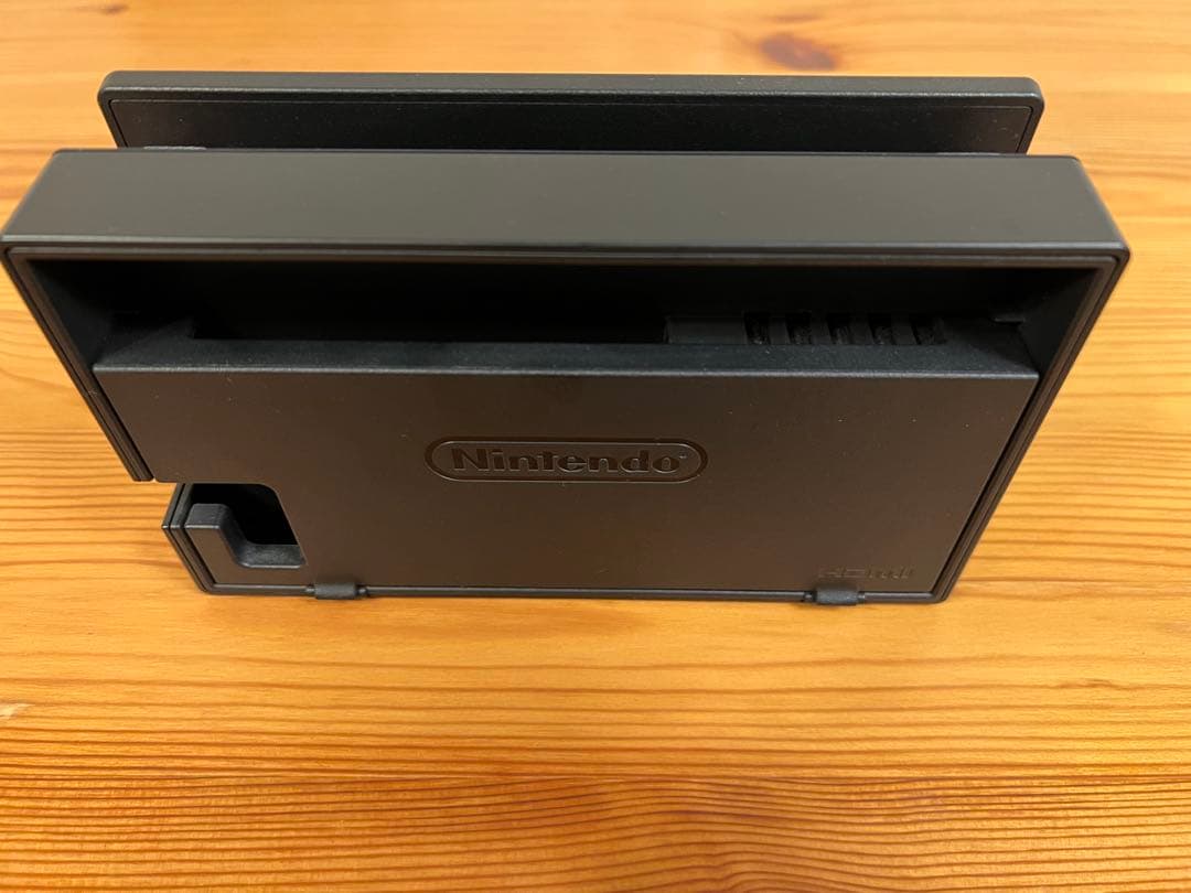 Nintendo Switch 本体【充電グリップ、microSD付き】