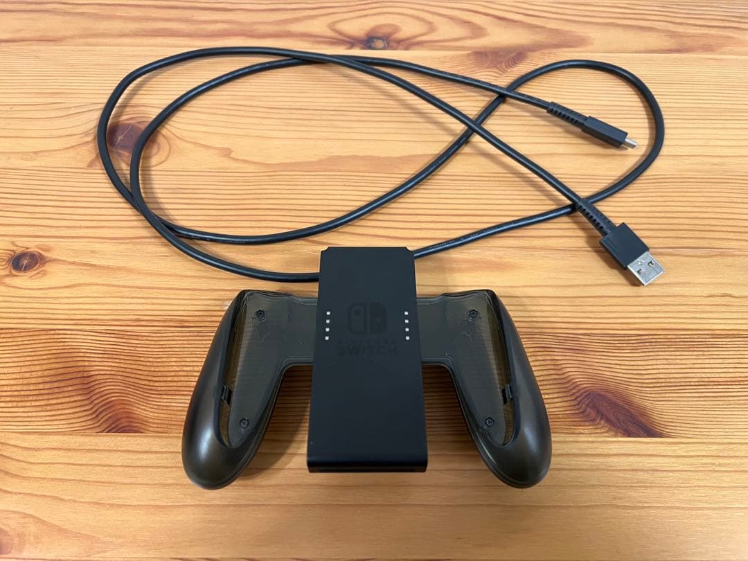 Nintendo Switch 本体【充電グリップ、microSD付き】
