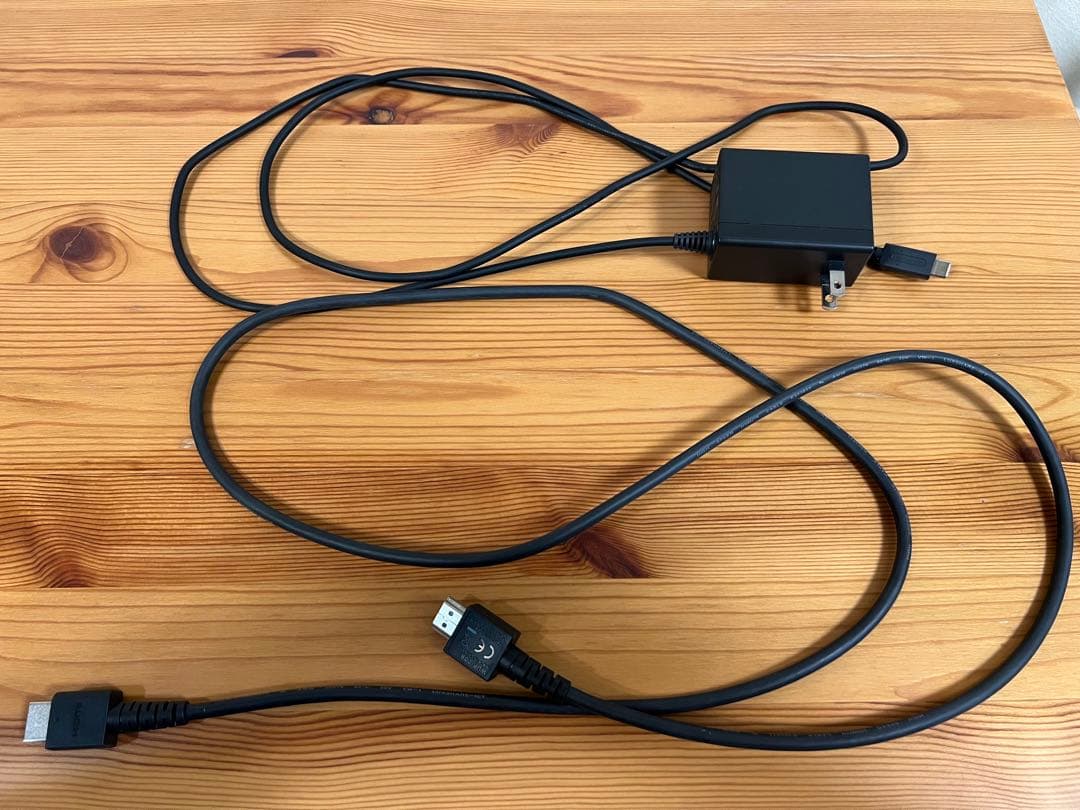 Nintendo Switch 本体【充電グリップ、microSD付き】