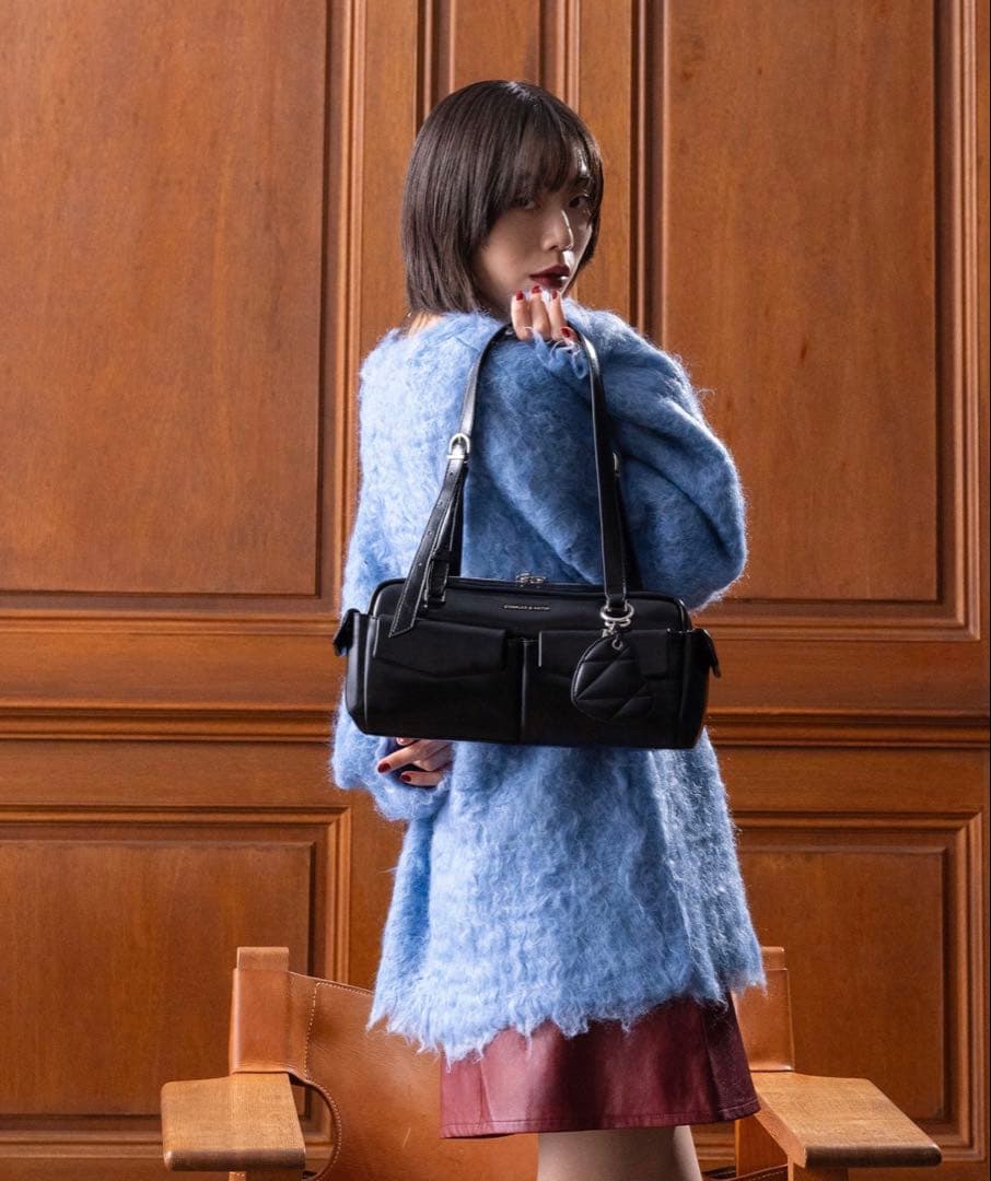 CHARLES&KEITH マルチポケットショルダーバッグ