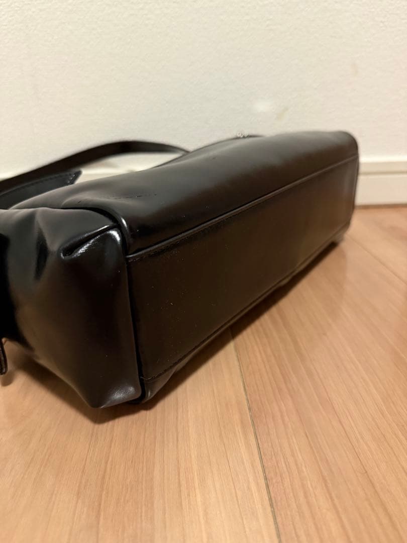 CHARLES&KEITH マルチポケットショルダーバッグ