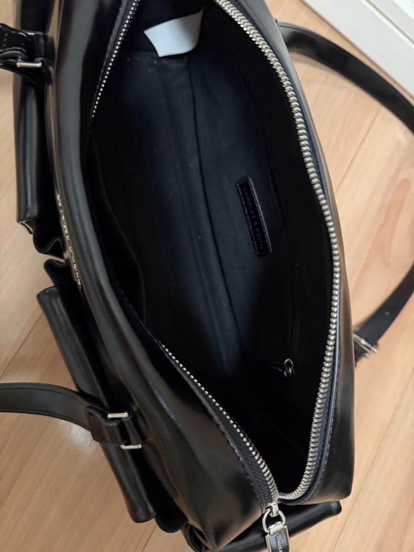 CHARLES&KEITH マルチポケットショルダーバッグ