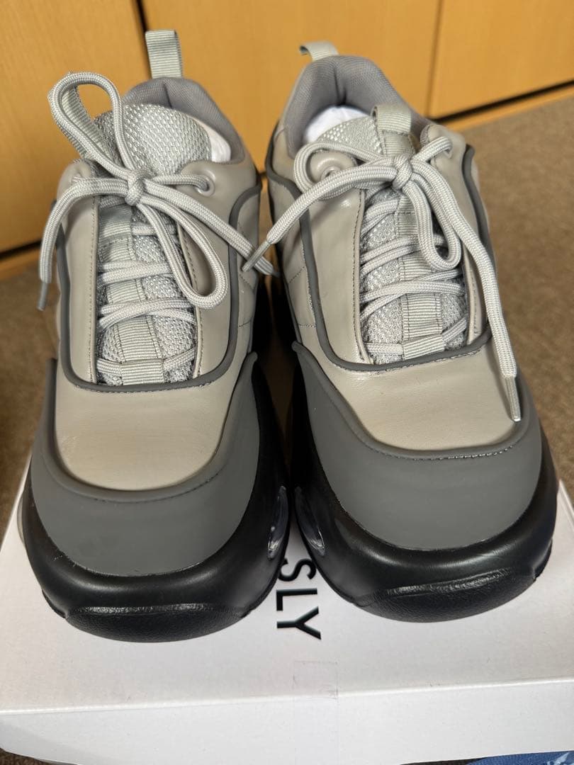 SLY厚底スニーカー