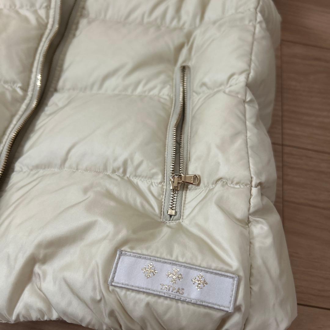 タトラス　Oggiコラボ　クリーム色　フード付きダウンベスト