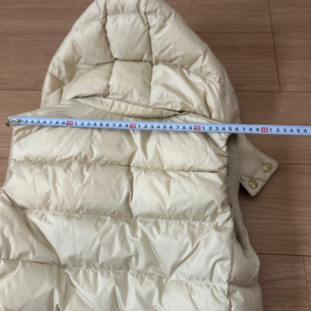 タトラス　Oggiコラボ　クリーム色　フード付きダウンベスト