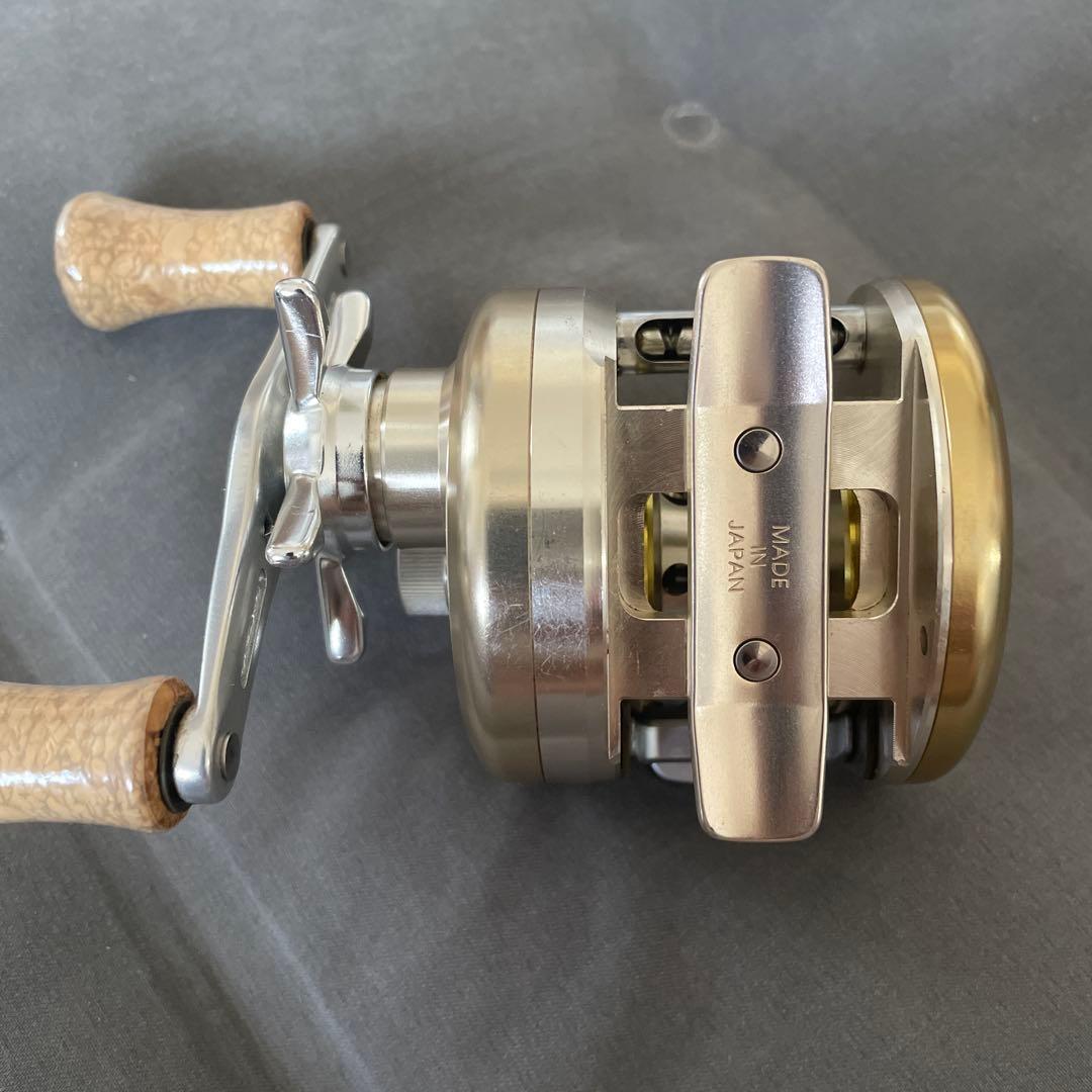 ミリオネア cv-z 203