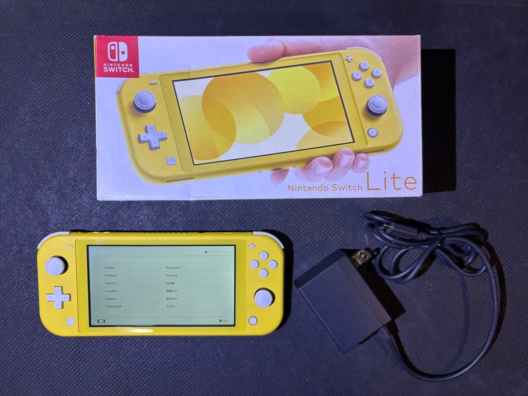 Ranecyyy　極美品 Switch Lite イエロー 純正充電器付き